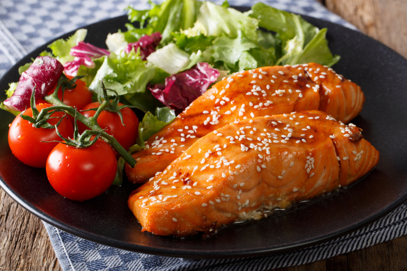 Lazacfilé friss gyógynövényekkel